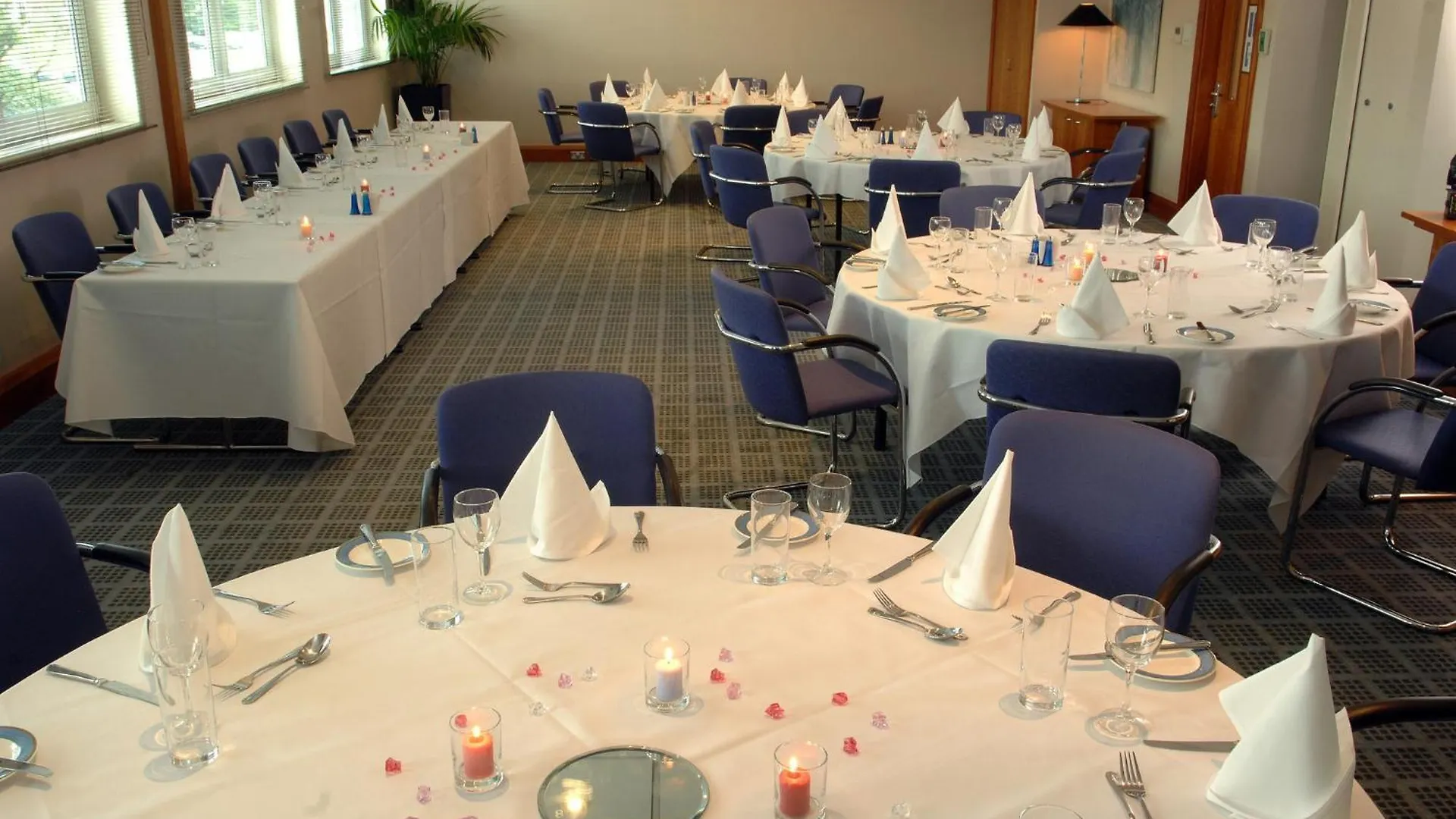 Holiday Inn Edinburgh Zoo By Ihg 4*,