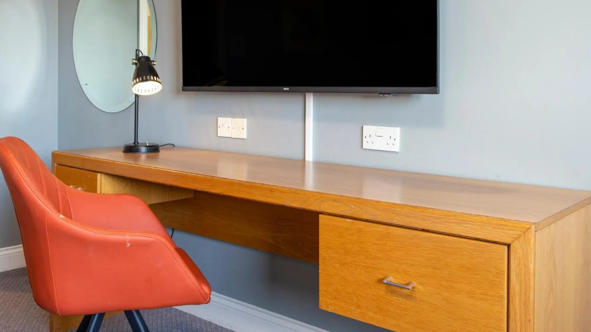 Holiday Inn Edinburgh Zoo By Ihg