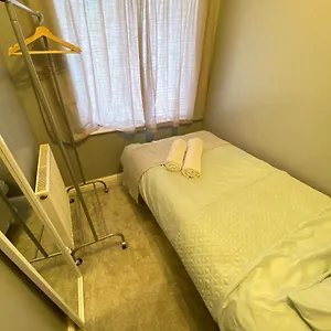  Homestay Single Bed Only, Nearby Heartlands Hospital And Bhx Airport United Kingdom