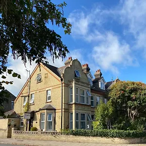 A & B Ltd 3*, Cambridge Wielka Brytania