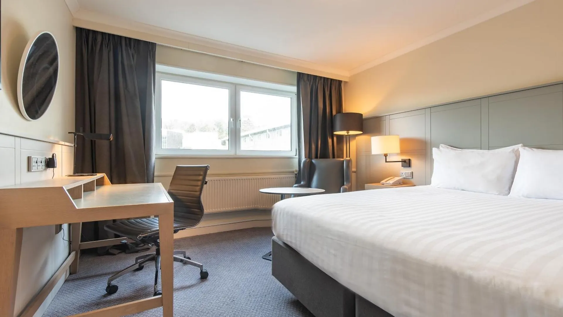 Holiday Inn Edinburgh Zoo By Ihg 4*,  United Kingdom