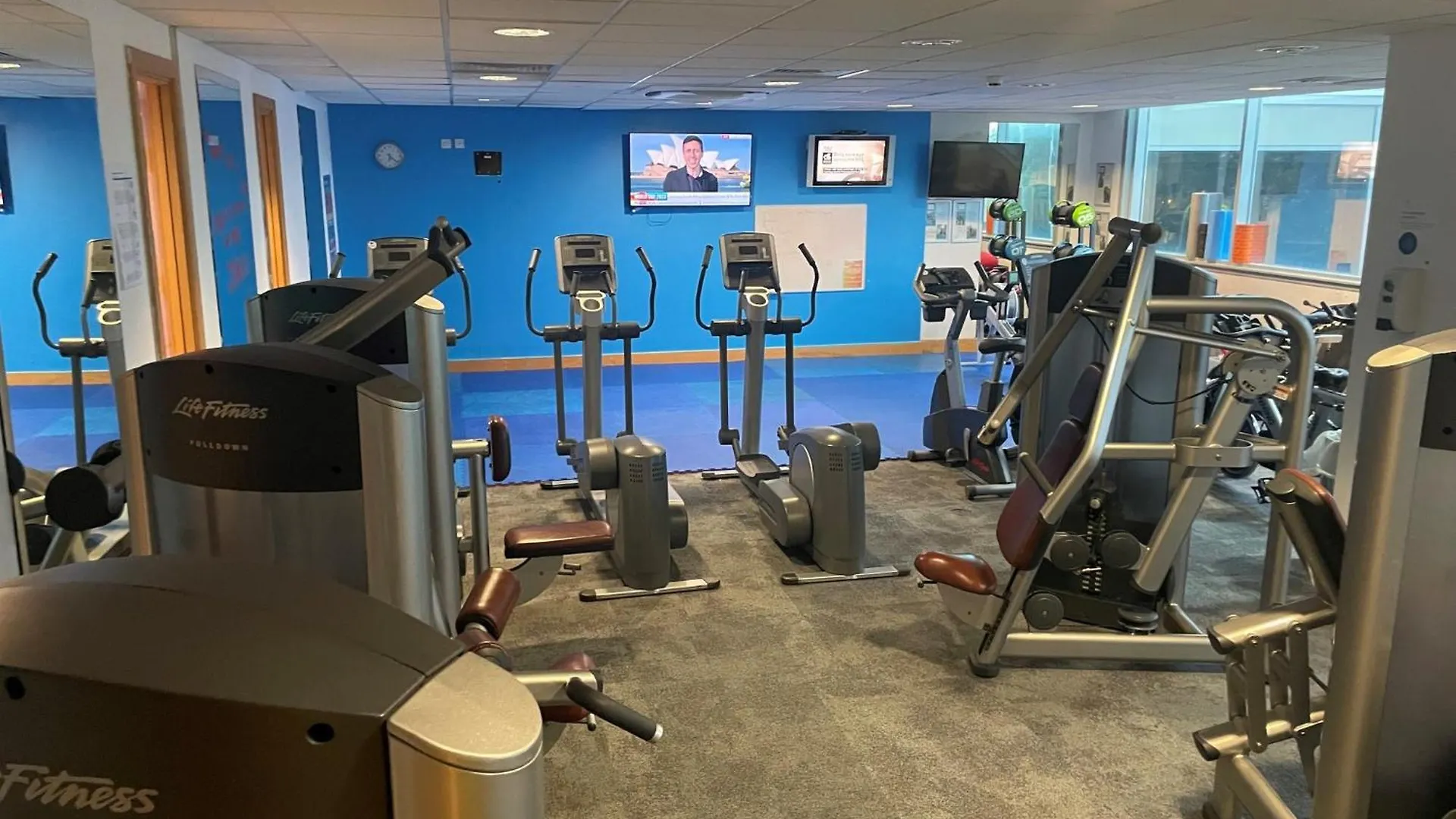 Holiday Inn Edinburgh Zoo By Ihg