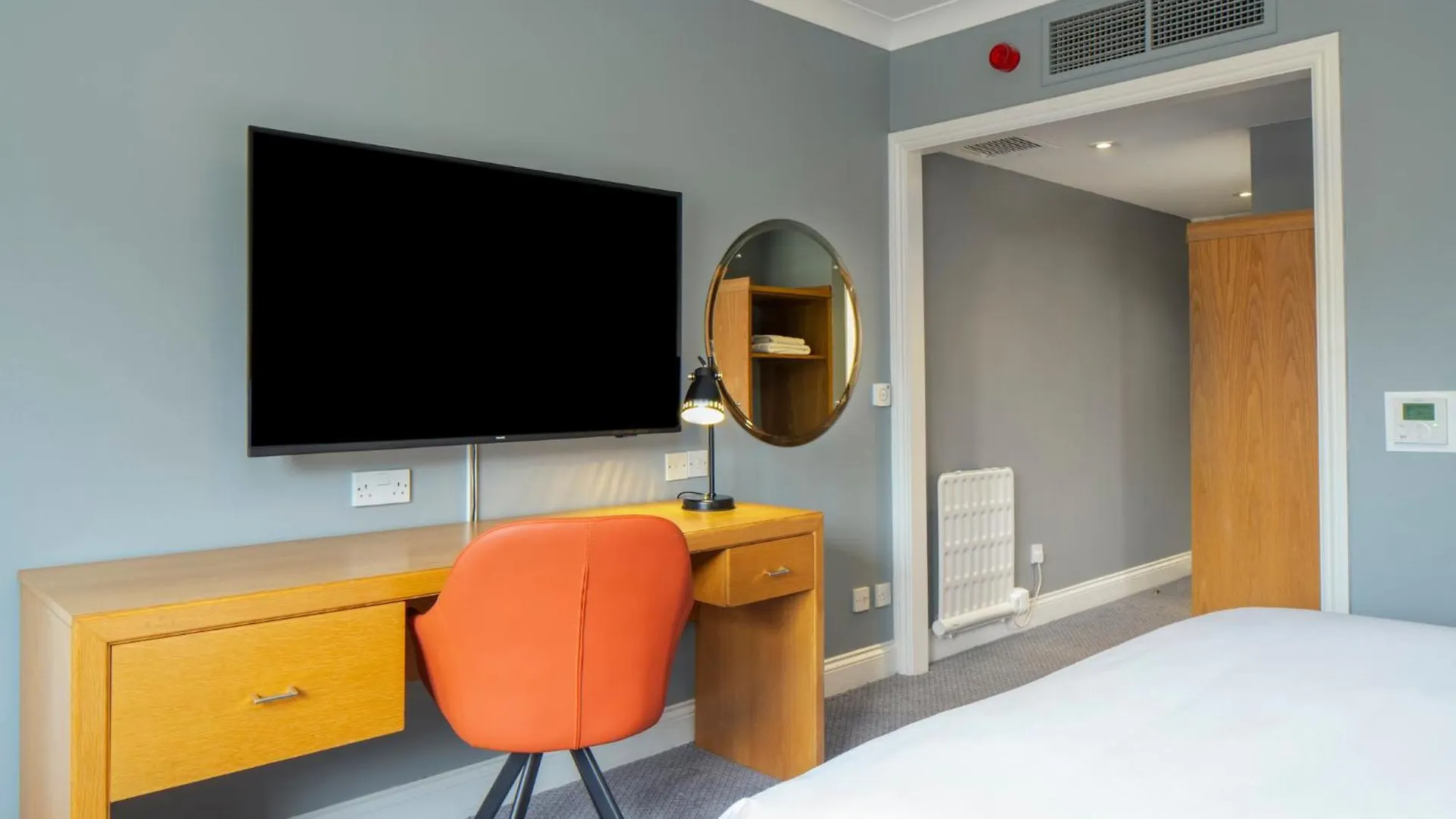 Holiday Inn Edinburgh Zoo By Ihg United Kingdom