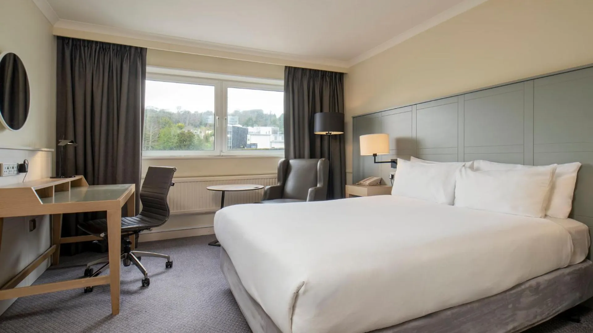 Holiday Inn Edinburgh Zoo By Ihg Hotel