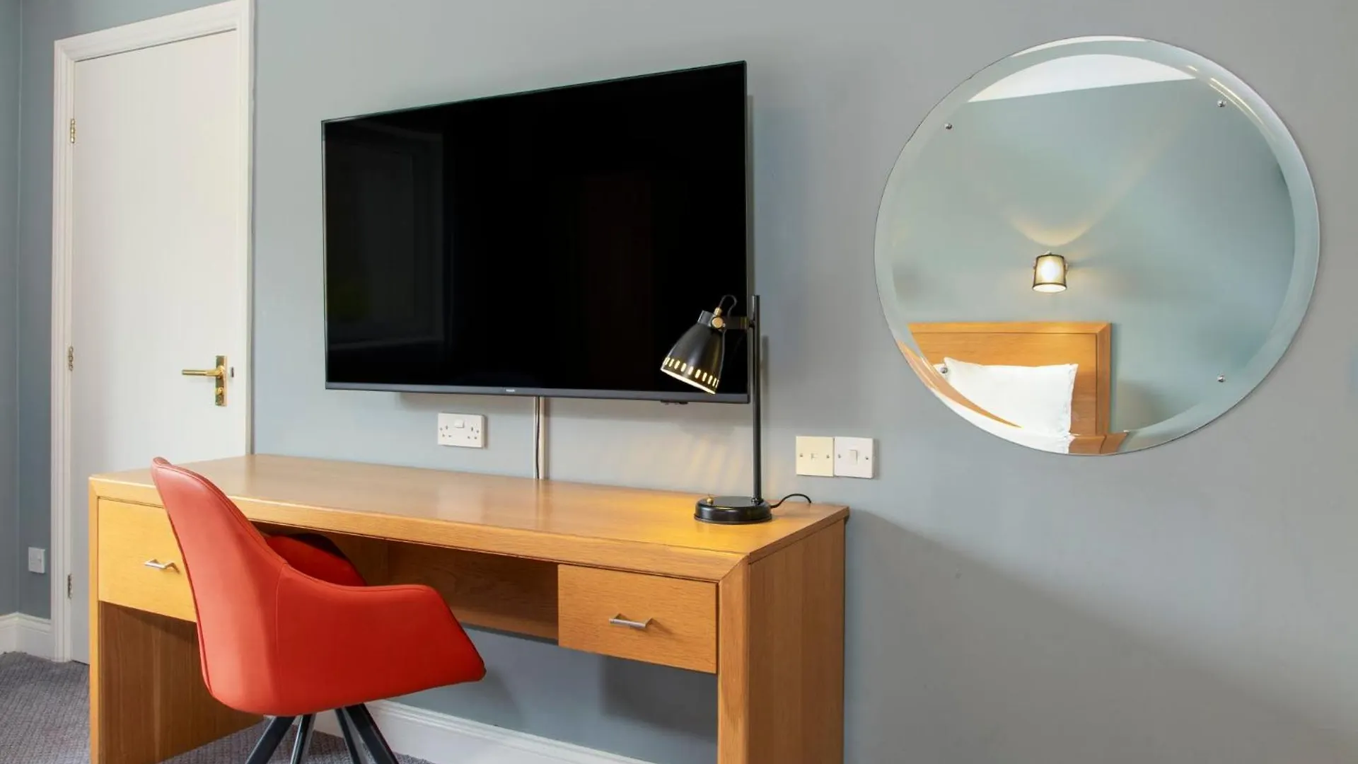 Holiday Inn Edinburgh Zoo By Ihg